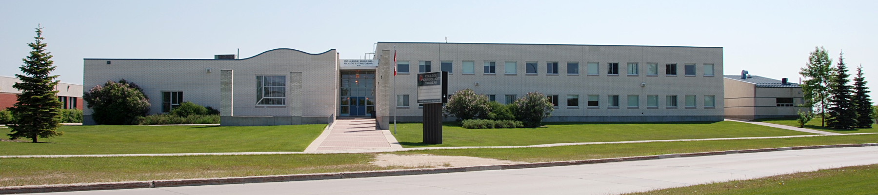 River East Transcona School Division (RETSD) - Collège Pierre-Elliott-Trudeau campus
