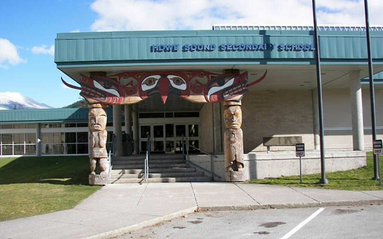 Sea to Sky School District 48 (SD48) - Howe Sound Secondary School campus